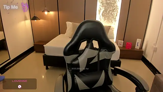 lilly ass  online show from March 2026 02:18:01 PM