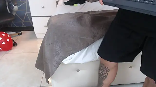 BrandonColee online show from February 2025 03:32:02 PM