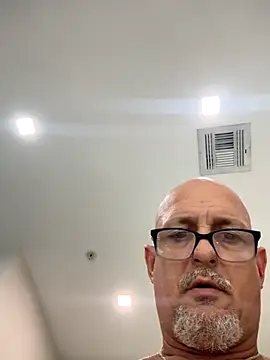 carlospingalinda online show from November 2025 02:22:02 AM