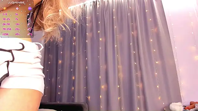 Snapshot of dontouchmyass chatting on February 2025 06:19:01 PM dontouchmyass online show from February 2025 06:19:01 PM