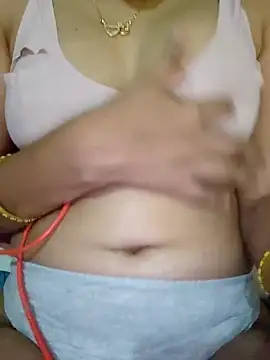 Snapshot of nikkibenza chatting on February 2025 05:01:01 PM nikkibenza online show from February 2025 05:01:01 PM