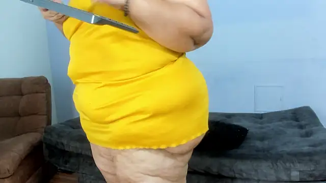 Snapshot of Charlotte_curvy_ chatting on March 2025 02:10:01 AM Charlotte curvy online show from March 2025 02:10:01 AM