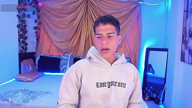 Ethan Boyy online show from October 2025 10:00:01 PM