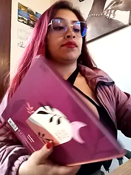 Snapshot of AnonymousGirl chatting on January 2025 01:24:02 PM AnonymousGirl online show from January 2025 01:24:02 PM