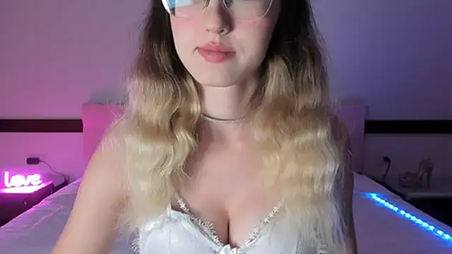 Sakura Mmio online show from February 2025 12:16:01 PM