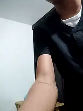 Latinos 2001 online show from January 2025 10:23:01 PM