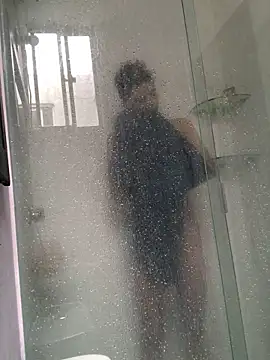 Latinos 2001 online show from December 2025 01:16:02 PM