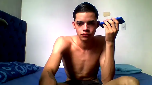 Latinos 2001 online show from June 2026 04:09:01 PM