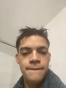Latinos 2001 online show from July 2026 01:02:02 PM