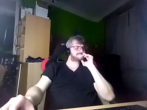 Snapshot of stary-w-kalesonach chatting on February 2025 10:11:01 PM stary-w-kalesonach online show from February 2025 10:11:01 PM