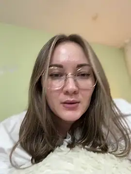 Snapshot of Kiss_My_Body chatting on January 2025 10:16:02 PM Kiss My Body online show from January 2025 10:16:02 PM