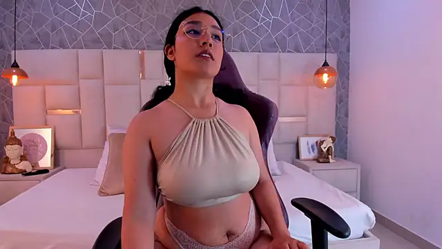 Snapshot of Tamara_palacios chatting on March 2025 02:56:02 PM Tamara palacios online show from March 2025 02:56:02 PM