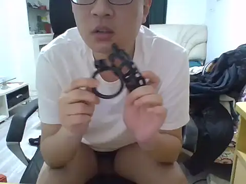 Snapshot of taiwanboybigtop1069 chatting on January 2025 05:37:02 AM taiwanboybigtop1069 online show from January 2025 05:37:02 AM