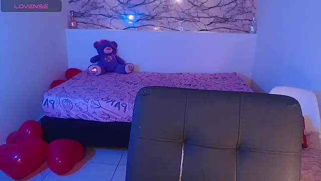 IslaBlaze online show from February 2025 04:10:02 PM