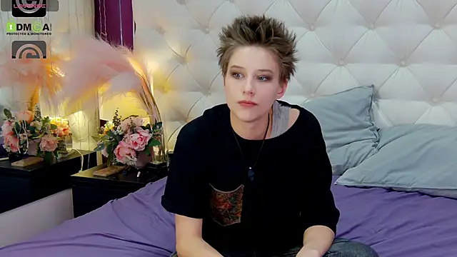 Snapshot of via_mayer_ chatting on February 2025 02:38:01 AM via mayer online show from February 2025 02:38:01 AM