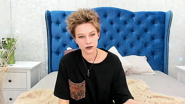 Snapshot of via_mayer_ chatting on March 2025 11:32:02 PM via mayer online show from March 2025 11:32:02 PM