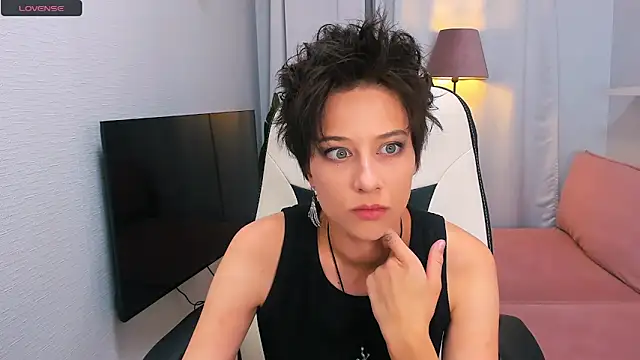 Snapshot of via_mayer_ chatting on September 2025 09:04:02 PM via mayer online show from September 2025 09:04:02 PM