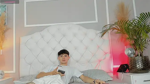 Snapshot of connor_and_angel chatting on March 2025 04:34:02 PM connor and angel online show from March 2025 04:34:02 PM