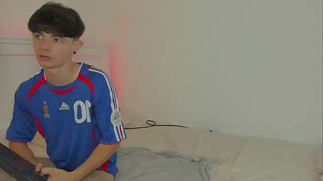 Snapshot of connor_and_angel chatting on March 2026 02:04:02 AM connor and angel online show from March 2026 02:04:02 AM