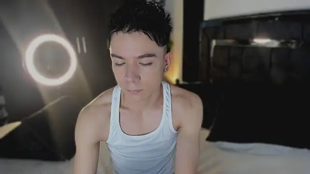 alanblack1 online show from March 2026 07:53:01 AM