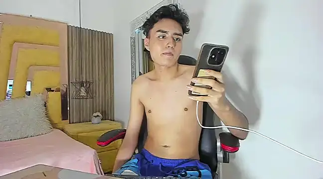 AiddenScott online show from January 2025 10:29:02 AM