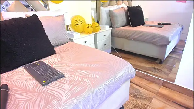 raquell moore online show from December 2025 12:55:02 PM