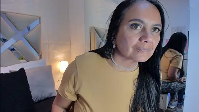 raquell moore online show from March 2026 12:25:01 AM