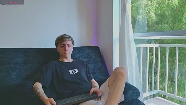 ethan and ava online show from November 2025 01:00:01 PM