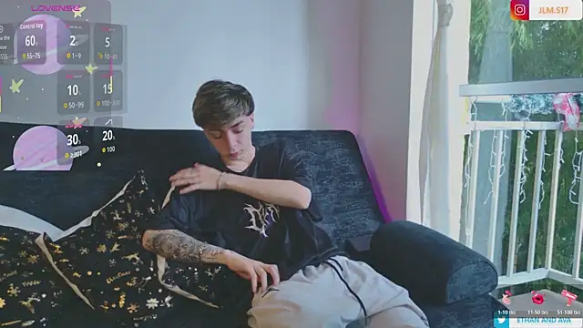 ethan and ava online show from December 2025 01:20:02 PM