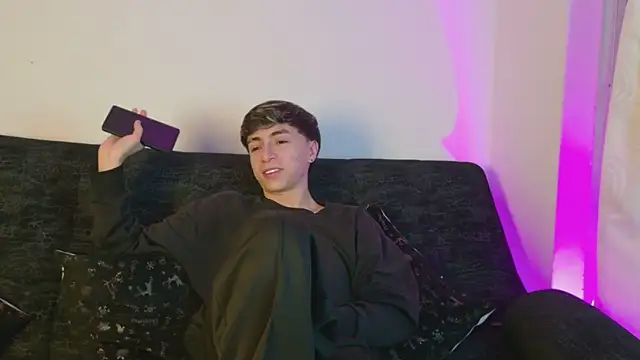 ethan and ava online show from February 2026 02:56:01 AM