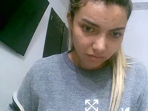 VittoriaTaylor online show from February 2026 11:56:02 PM