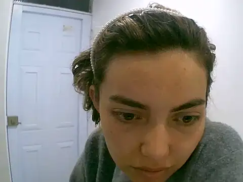 VittoriaTaylor online show from June 2026 01:28:02 AM