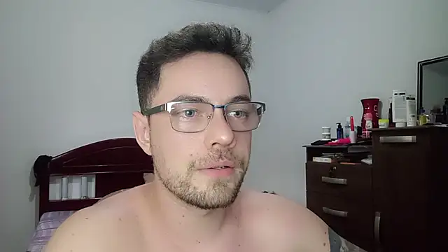 Snapshot of Dyllan__ chatting on June 2026 07:09:02 PM Dyllan online show from June 2026 07:09:02 PM