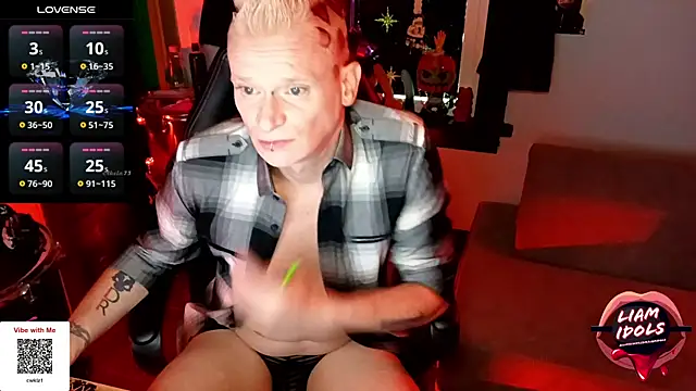 Snapshot of LiamIdols chatting on October 2025 02:25:02 PM LiamIdols online show from October 2025 02:25:02 PM