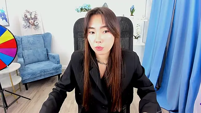 AnnaReyla online show from November 2025 11:18:02 AM