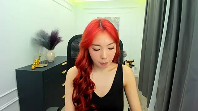 AnnaReyla online show from February 2026 07:15:01 PM