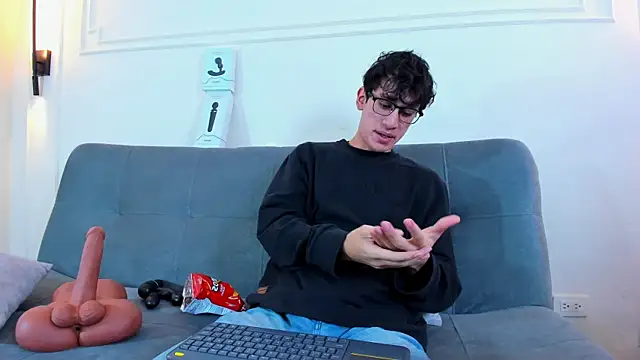 Snapshot of Cum_hunters chatting on December 2025 03:12:02 AM Cum hunters online show from December 2025 03:12:02 AM