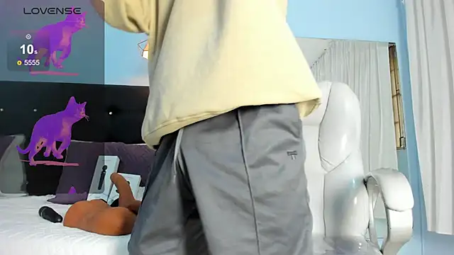 Snapshot of Cum_hunters chatting on December 2025 07:10:01 PM Cum hunters online show from December 2025 07:10:01 PM