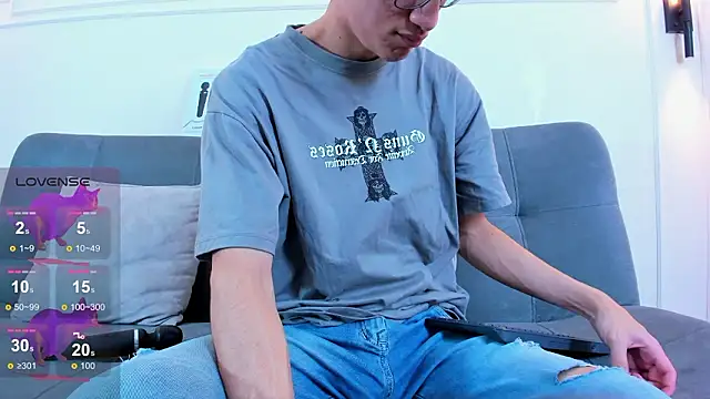 Snapshot of Cum_hunters chatting on February 2026 03:24:02 AM Cum hunters online show from February 2026 03:24:02 AM