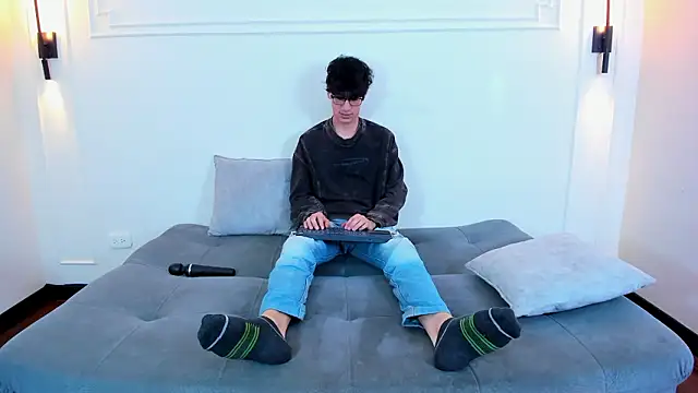 Snapshot of Cum_hunters chatting on February 2026 03:14:02 AM Cum hunters online show from February 2026 03:14:02 AM