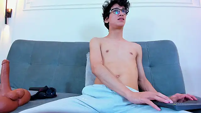 Snapshot of Cum_hunters chatting on February 2026 07:51:01 AM Cum hunters online show from February 2026 07:51:01 AM