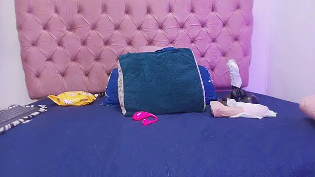 Auroraa miller online show from September 2025 11:54:02 AM