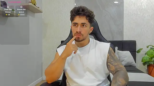 Snapshot of Brad_Summer chatting on June 2026 12:41:02 PM Brad Summer online show from June 2026 12:41:02 PM