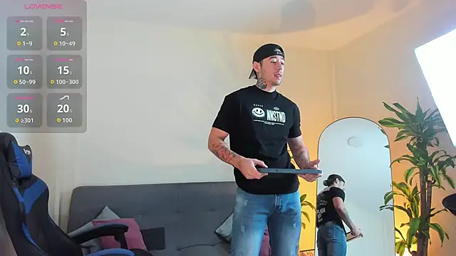 Snapshot of Salvatore_costa chatting on October 2025 10:54:02 PM Salvatore costa online show from October 2025 10:54:02 PM