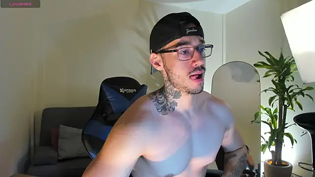 Snapshot of Salvatore_costa chatting on November 2025 12:21:01 AM Salvatore costa online show from November 2025 12:21:01 AM