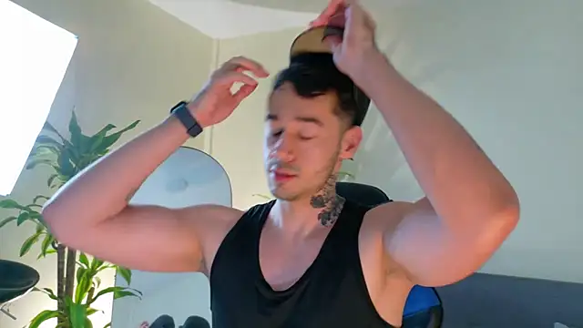 Snapshot of Salvatore_costa chatting on November 2025 04:23:02 AM Salvatore costa online show from November 2025 04:23:02 AM