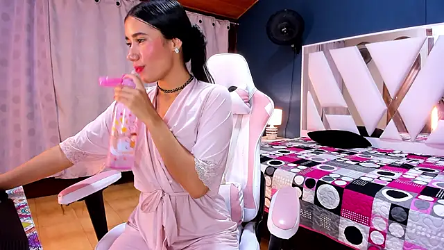 Alondra Cutie online show from February 2025 12:27:02 AM