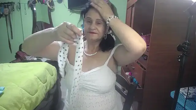 Snapshot of jazmin_mature_ chatting on November 2025 12:41:02 PM jazmin mature online show from November 2025 12:41:02 PM