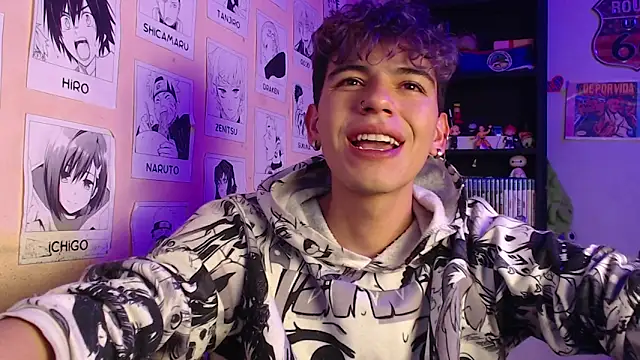 Snapshot of Mickey_Magic chatting on January 2025 06:35:02 AM Mickey Magic online show from January 2025 06:35:02 AM