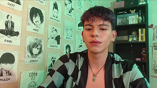 Snapshot of Mickey_Magic chatting on February 2025 06:41:01 AM Mickey Magic online show from February 2025 06:41:01 AM